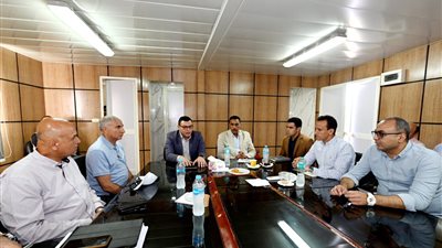 وزير الإسكان ومحافظ مطروح يتابعان موقف تسليم الأراضى البديلة لأهالي رأس الحكمة الجديدة