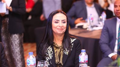 وزيرة التضامن تتابع تداعيات حريق مول تجاري بالجمالية وتضرر 25 محلا