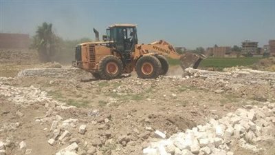 إزالة 13 حالة تعدي بالبناء على الأراضى الزراعية بالشرقية 