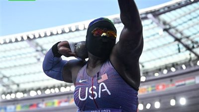 أولمبياد باريس، الأمريكية رافين ساوندرز تثير الجدل بقناع يخفي وجهها