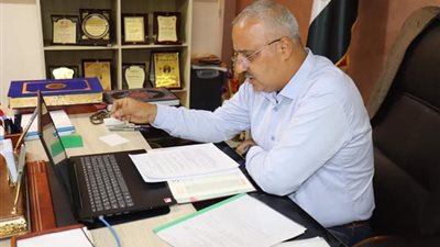 وكيل وزارة الشباب والرياضة بالجيزة يجتمع بمديري الإدارات الفرعية 