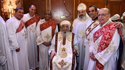 الأنبا أبرآم يرسم 4 قسوس و6 قمامصة وشمامسة في إيبارشية الفيوم