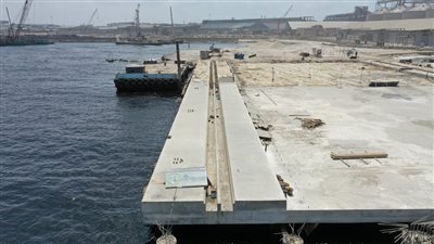 النقل تكشف معدلات تنفيذ محطة الصب الجاف النظيف بميناء الدخيلة (صور)
