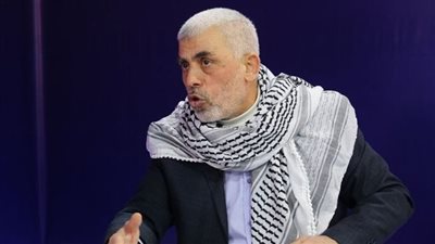 صحيفة عبرية تتحدث عن علاقة يحيى السنوار بمصر