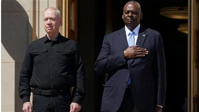 أوستن لـ جالانت: جاهزون لحمايتكم والطائرات الأمريكية بالمنطقة لـ ردع أي عدوان