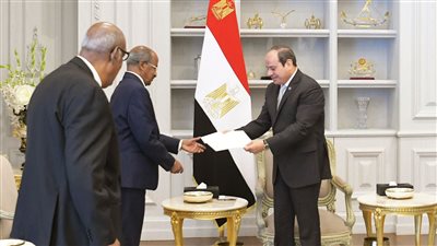 الرئاسة في أسبوع.. السيسي يتابع عددًا من الملفات الاقتصادية والخدمية ذات الأولوية.. ويبحث مع قادة فرنسا وبريطانيا وأمريكا والأردن تطورات الأوضاع بغزة وجهود وقف إطلاق النار