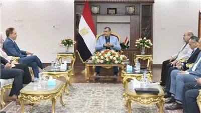 وزير الإنتاج الحربي يبحث مع وفد 