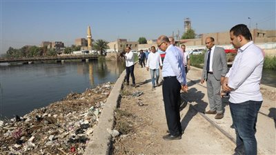 حملات مكثفة لرفع القمامة ونقلها خارج الكتلة السكنية في المنيا