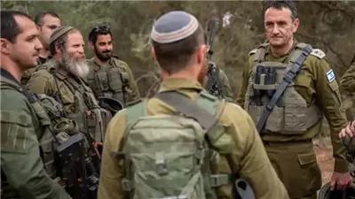 جنود إسرائيليون بقواعد عسكرية حساسة يكشفون عن هوياتهم ومواقعهم