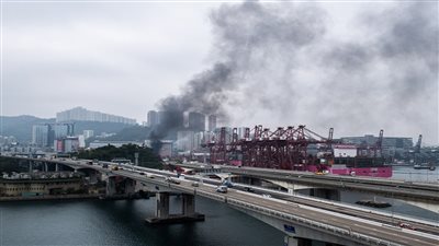 لحظة وقوع انفجار ضخم هز ميناء نينجبو- تشوشان في شرق الصين (فيديو)