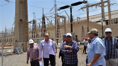 وزير الكهرباء يتفقد سير العمل بوحدات التوليد والتوربينات ومعدلات التشغيل بالسد العالي