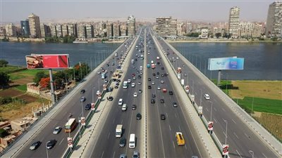 بعد توسعته لـ 8 حارات لكل اتجاه، النقل تستعرض أعمال تطوير كوبري المنيب 