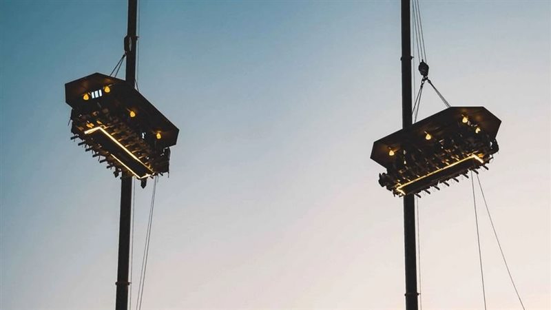 مطعم معلق، فيتو