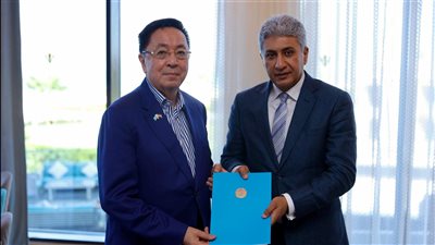 وزير السياحة والآثار يلتقى سفير دولة كازاخستان بالقاهرة