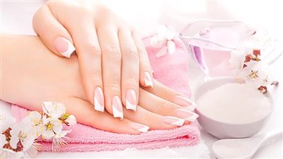 أفضل وصفات طبيعية للحفاظ على نعومة يديك