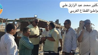 إقبال متوسط من المصطافين ورفع الرايات الصفراء والخضراء بشواطئ الإسكندرية 