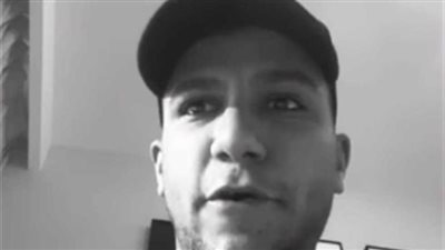 والدة عصام صاصا قبل جلسة محاكمته: ولادي راحوا مني