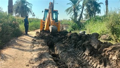 مياه الفيوم تحل أزمة انقطاع مياه الشرب بعزبة عمر رشدي 