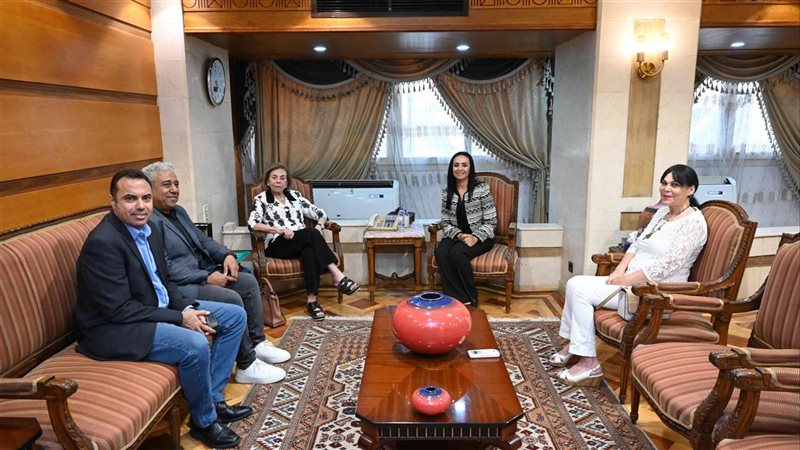 وزيرة التضامن تستقبل