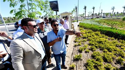 وزير الإسكان يتفقد أعمال تشطيب وحدات الأبراج الشاطئية وكمبوند 