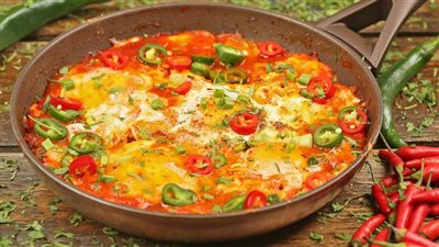 طريقة عمل الشكشوكة بالبيض لإفطار سريع ومغذي