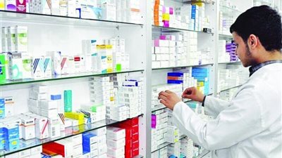 متى يحق لخريجي الصيدلة إدارة مؤسسة صيدلية؟