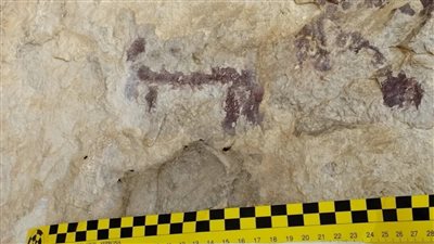 إسبانيا تحقق مع رجل أتلف رسوما عمرها آلاف السنين من أجل صورة فيس بوك