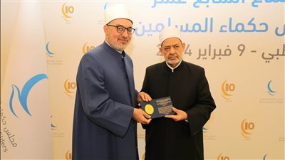 شيخ الأزهر مهنئًا نظير عياد: الله يمتحنكم بمنصب المفتي فسخره في صناعة الخير للناس 