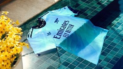 أرسنال يكشف عن قميص الفريق الثالث للموسم الجديد (فيديو وصور)