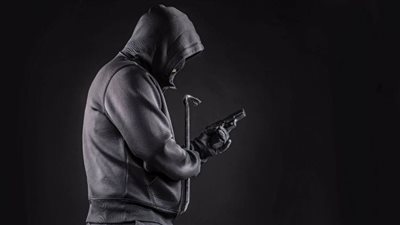 عملية سطو مسلح فاشلة بالكويت تثير سخرية واسعة (فيديو)