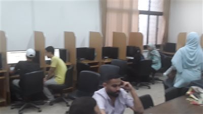 إقبال طلاب الثانوية العامة على مقرات التنسيق بتربية الإسكندرية (بث مباشر)