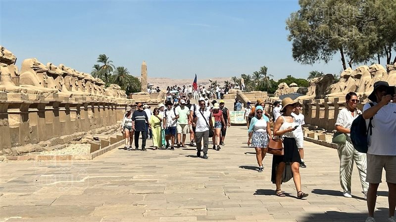 إقبال السائحين، فيتو