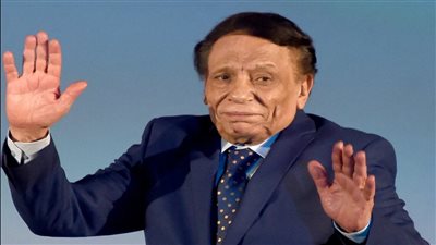 سعودي يثير الجدل فى روسيا بصورة للزعيم عادل إمام 