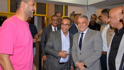 محافظ الإسماعيلية يزور نادي الدراويش ويتفقد منشآت رياضية 