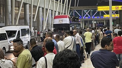 أولمبياد باريس، حشد جماهيري كبير في مطار القاهرة لاستقبال البعثة المصرية (فيديو وصور) 