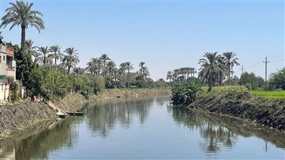 تطهير المصرف الصحي بالعياط وتحصين العاملين ضد الأمراض والأوبئة (صور) 