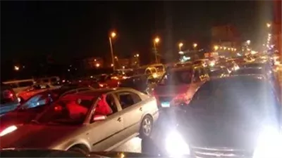 تسيير حركة المرور بطريق منشأة القناطر بعد تصادم سيارتين وإصابة 5 أشخاص