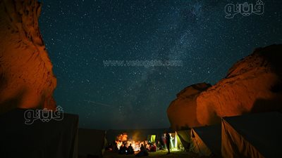 في مشهد جمالي نادر، زخة شهب البرشاويات تزين سماء وادى الحيتان (صور)