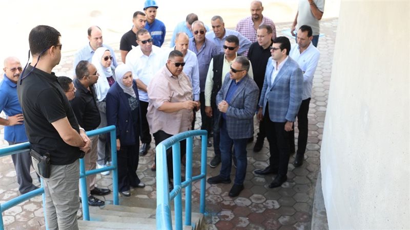 محافظ الشرقية خلال
