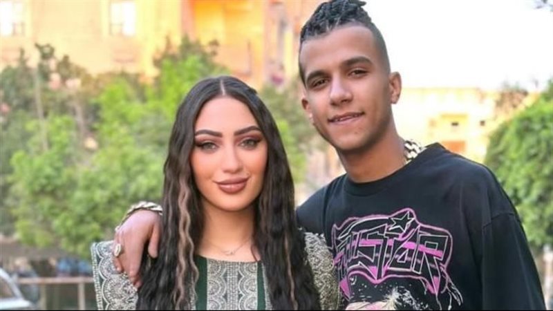 عصام صاصا وزوجته،