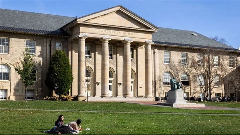 جامعة كورنيل، فيتو