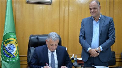 محافظ الإسماعيلية يعتمد نتيجة الدور الثاني للإعدادية، وخفض تنسيق الالتحاق بالثانوية (صور) 