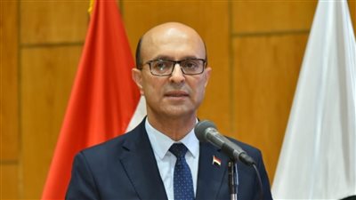  رئيس جامعة أسيوط يستعرض أهداف استراتيجية 2024 - 2029