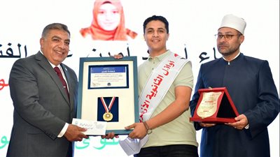 شهادات تقدير ودروع ومبالغ مالية، شاهد تكريم أوائل الثانوية الأزهرية والعامة في الدقهلية