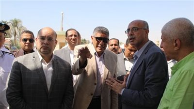 محافظ الجيزة يتفقد انتظام العمل داخل عدد من مواقف السرفيس الحضارية بالصف 