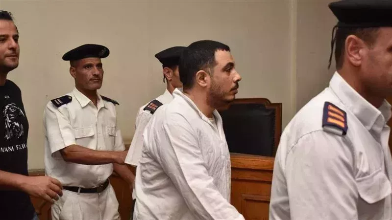 سفاح التحمع 