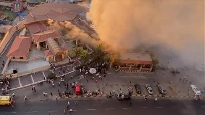 بمشاركة 10 سيارات إطفاء، إخماد حريق 3 مطاعم بكورنيش جليم في الإسكندرية 