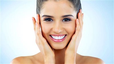 أفضل مواد طبيعية لتنعيم الجلد وحمايته من الجفاف