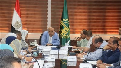 خلال لقاء المواطنين، محافظ القليوبية يوفر فرص عمل: المواطن لازم يرجع مجبور الخاطر