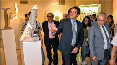 وزير الثقافة يتفقد متحف محمود مختار ويوجه بتسويق مستنسخات أعماله